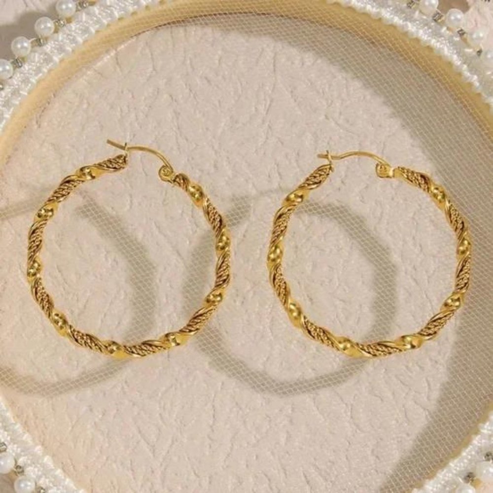 NEW 18K GOLD TWISTED CIRCLE HOOP EARRINGS - Picture 4 of 6